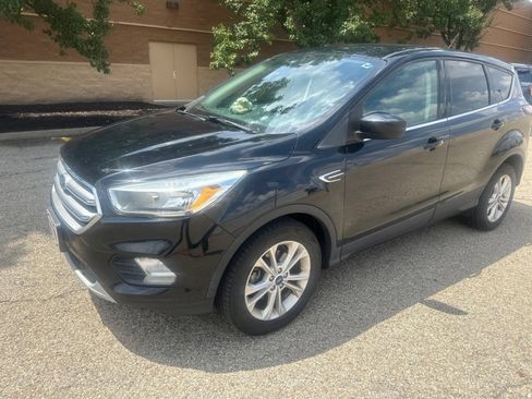 Used 2017 Ford Escape SE FWD image 11