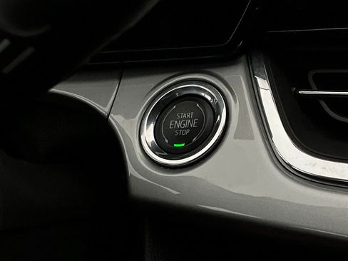 Used 2025 Chevrolet Trax LT FWD image 26