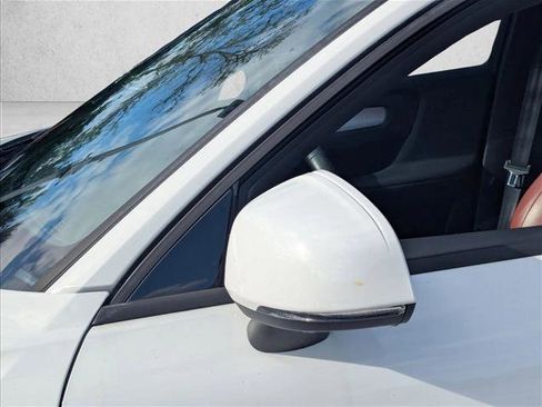 Used 2019 Volvo XC40 T5 Momentum AWD/4WD image 13