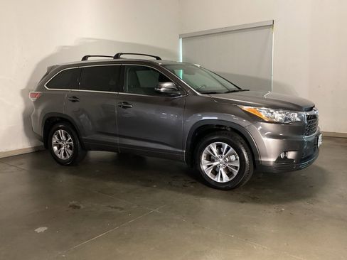 Used 2015 Toyota Highlander XLE image 8
