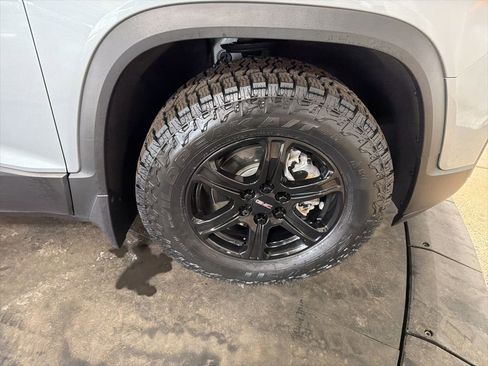 Certified 2023 GMC Acadia AT4 w/ Preferred Package image 39