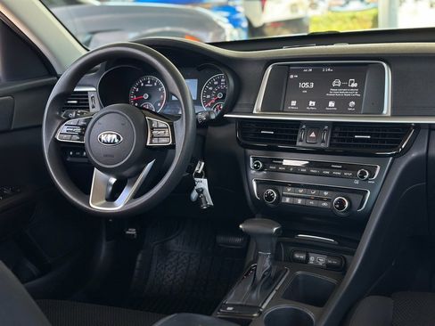 Used 2020 Kia Optima LX image 5