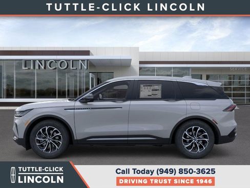 New 2026 Lincoln Nautilus Premier image 3