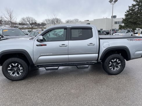 Used 2023 Toyota Tacoma TRD Off-Road image 8