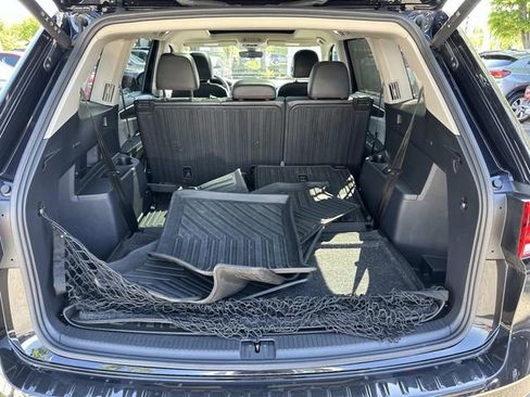 Used 2024 Volkswagen Atlas Peak Edition SEL AWD/4WD image 16