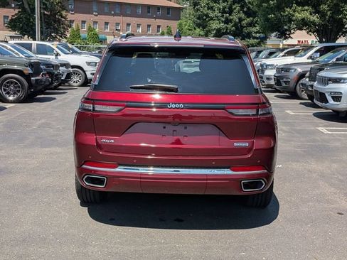 Certified 2023 Jeep Grand Cherokee Overland AWD/4WD image 4