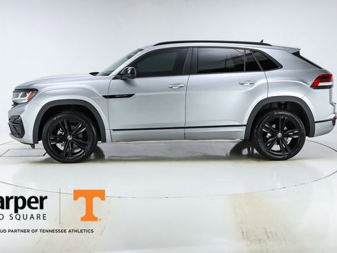 Used 2023 Volkswagen Atlas Cross Sport SEL R-Line AWD/4WD image 41