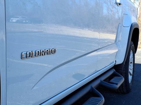 Used 2016 Chevrolet Colorado LT w/ LT Convenience Package image 34