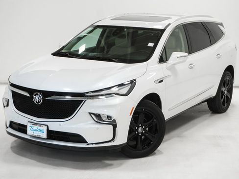 Used 2023 Buick Enclave Essence w/ Experience Buick Package image 2