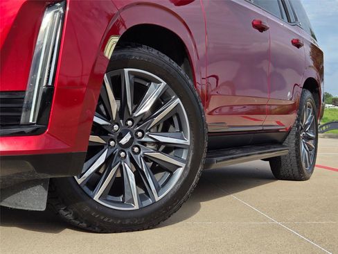 Used 2023 Cadillac Escalade Sport Platinum w/ Heavy-Duty Trailer Package AWD/4WD image 8