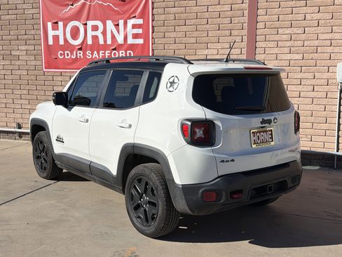 Used 2017 Jeep Renegade Trailhawk image 3