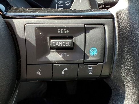 Used 2023 Nissan Rogue SV FWD image 22