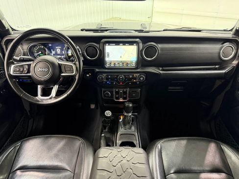 Used 2022 Jeep Wrangler Unlimited Sahara AWD/4WD image 2