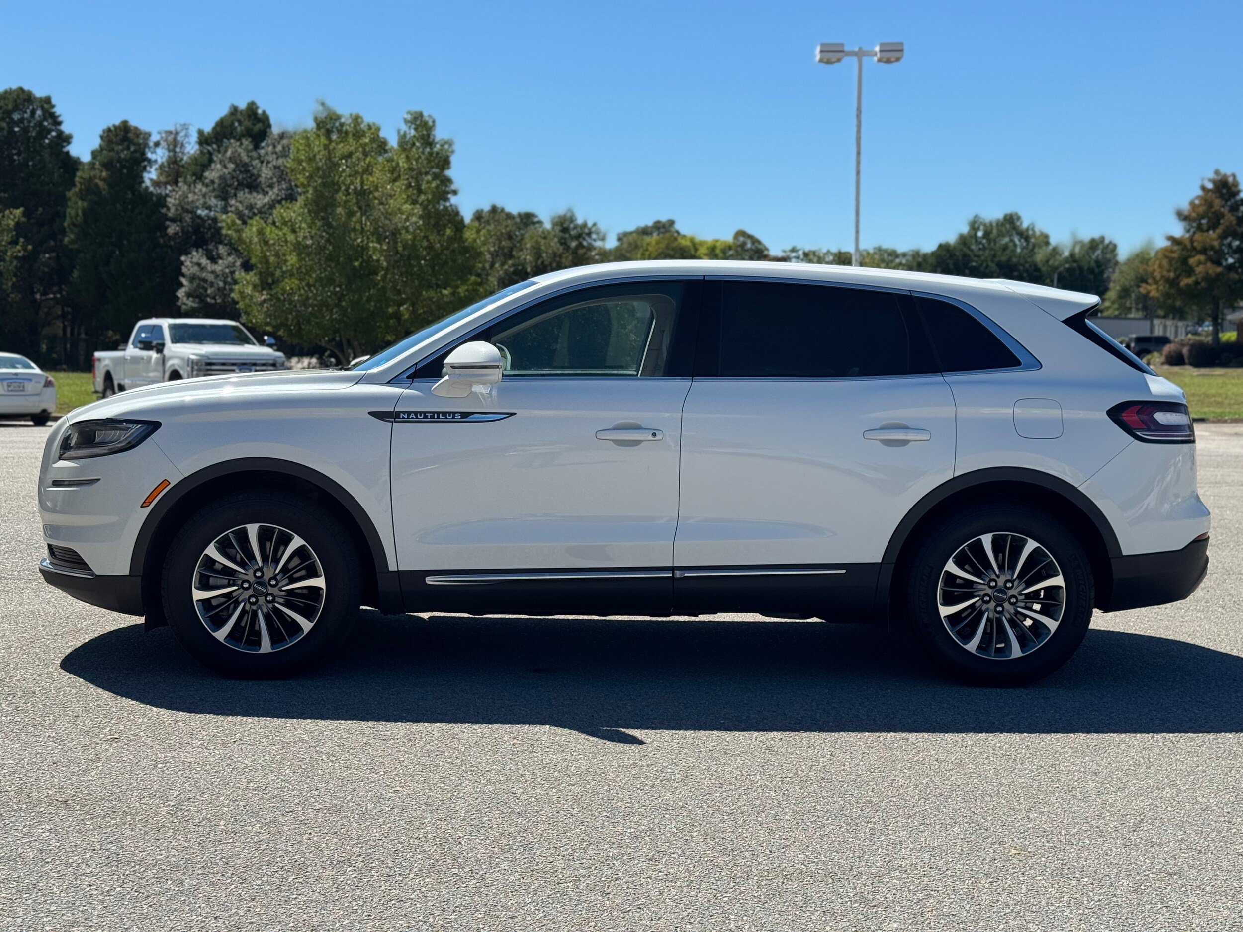 Used 2023 Lincoln Nautilus FWD image 25