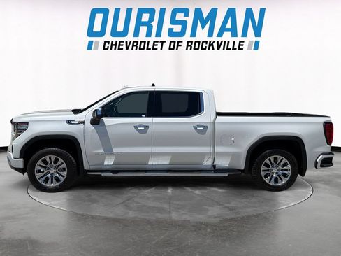 Used 2025 GMC Sierra 1500 Denali w/ Technology Package AWD/4WD image 3