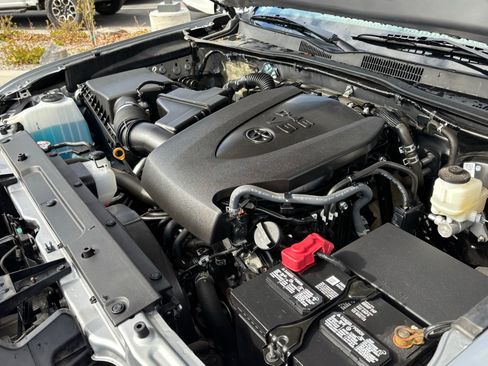 Used 2020 Toyota Tacoma SR5 AWD/4WD image 26