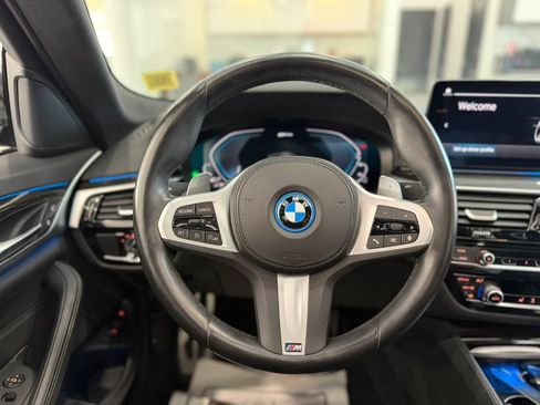Used 2023 BMW 530e w/ M Sport Package RWD image 26