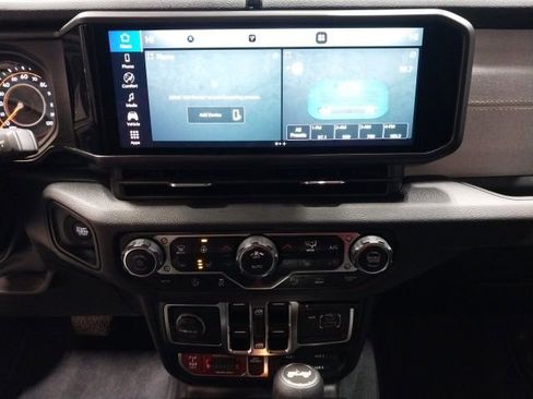 Used 2024 Jeep Wrangler Willys image 16