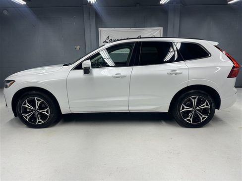 Used 2022 Volvo XC60 B5 Momentum w/ Climate Package AWD/4WD image 5