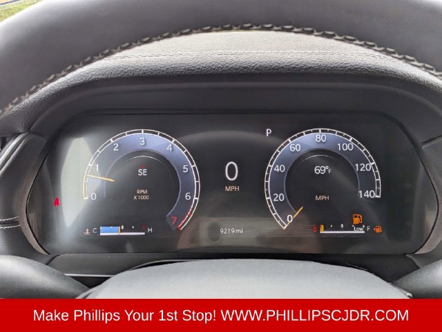 Used 2024 Jeep Grand Cherokee L Limited w/ Black Appearance Package AWD/4WD image 26