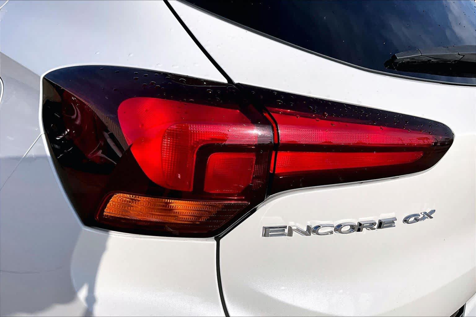 Used 2022 Buick Encore GX Select w/ Sport Touring Package FWD image 28