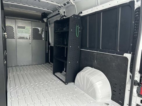 Used 2024 RAM ProMaster 2500 w/ Convenience Group FWD image 20