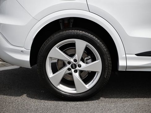 New 2025 Audi Q5 2.0T Premium Plus image 6