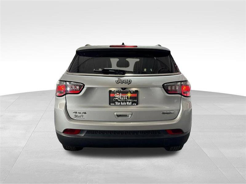 Used 2024 Jeep Compass Latitude AWD/4WD image 6