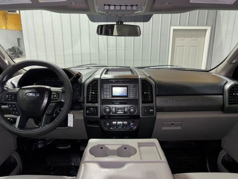 Used 2017 Ford F250 XL w/ Power Equipment Group AWD/4WD image 17