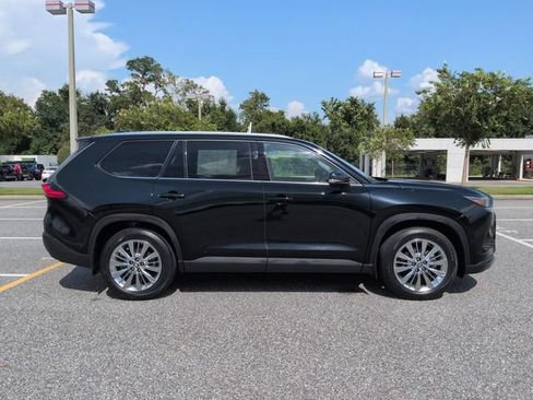 Certified 2024 Toyota Grand Highlander AWD image 3