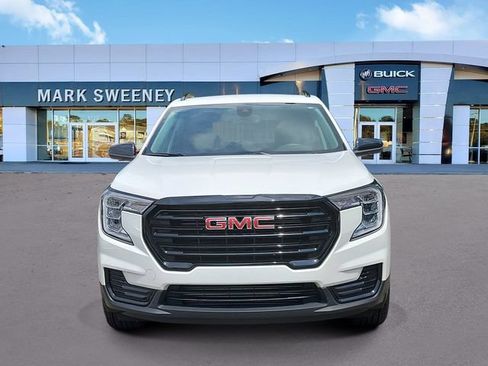 Used 2023 GMC Terrain SLE w/ Driver Convenience Package FWD image 2