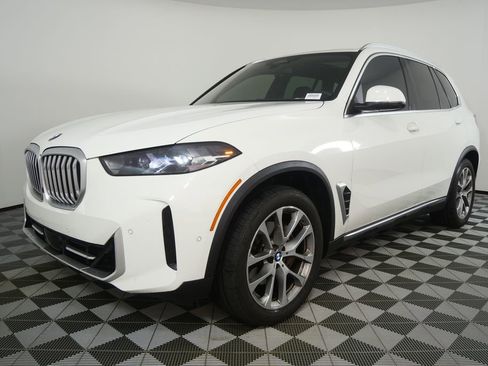 Certified 2024 BMW X5 sDrive40i w/ Parking Assistance Package RWD image 7