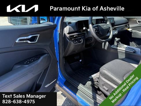 New 2026 Kia Sportage EX w/ EX Panorama Roof Package image 16