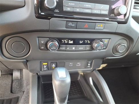 Certified 2024 Nissan Frontier SL image 12