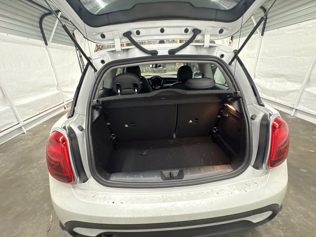 Used 2024 MINI Cooper 2-Door Hardtop FWD image 5