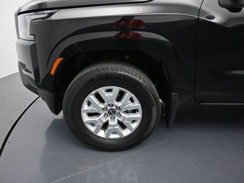 Used 2022 Nissan Frontier SV w/ Technology Package image 9