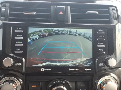 Used 2022 Toyota 4Runner TRD Off-Road AWD/4WD image 23