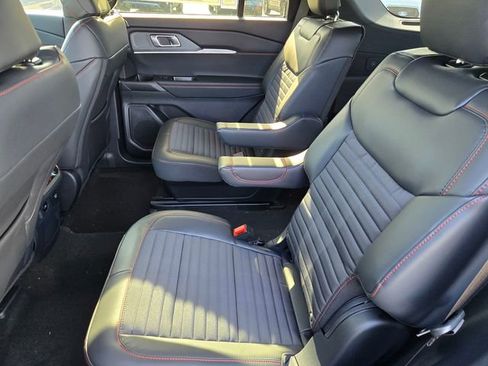 New 2026 Ford Explorer ST-Line w/ ST-Line Street Pack image 16