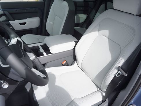 New 2025 Land Rover Defender 110 S image 20