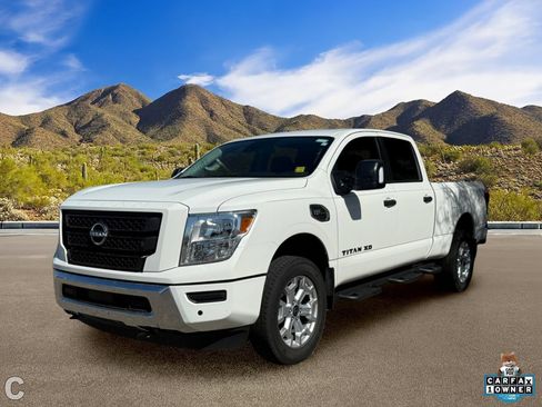 Used 2024 Nissan Titan SV w/ SV Convenience Package AWD/4WD image 2