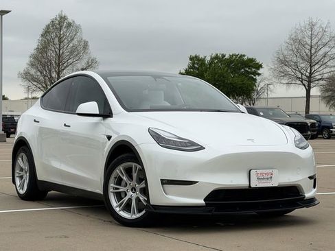 Used 2021 Tesla Model Y Long Range image 2