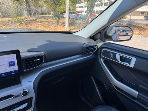 Used 2024 Ford Explorer XLT w/ Equipment Group 202A image 36