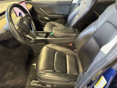 Used 2018 Tesla Model 3 RWD image 10