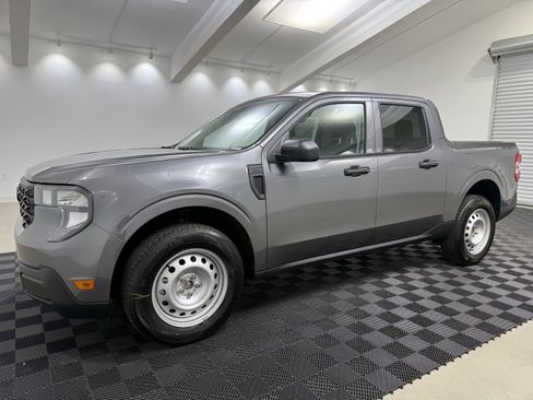 New 2025 Ford Maverick XL image 3