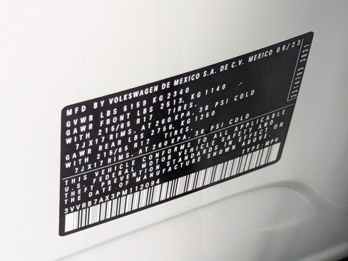 Used 2023 Volkswagen Tiguan S image 38