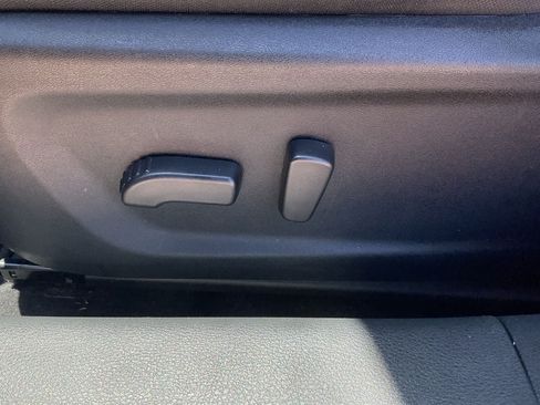 Used 2025 Nissan Altima 2.5 SV FWD image 11