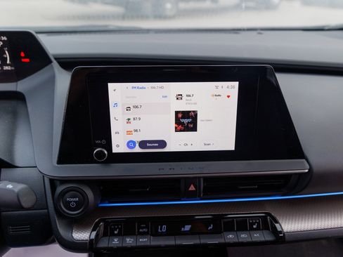 Certified 2024 Toyota Prius XLE image 22