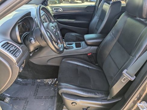 Used 2018 Jeep Grand Cherokee Altitude AWD/4WD image 16