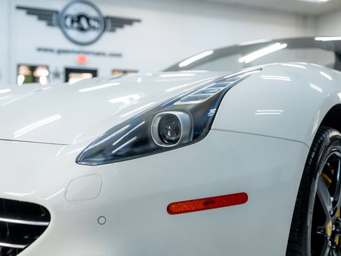 Used 2016 Ferrari California T image 16