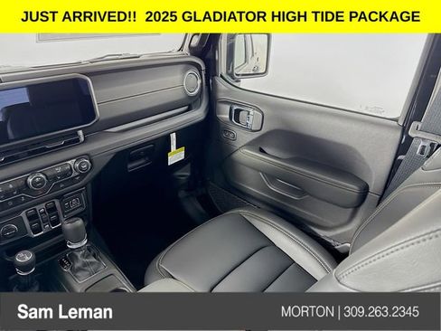 New 2025 Jeep Gladiator High Tide image 22